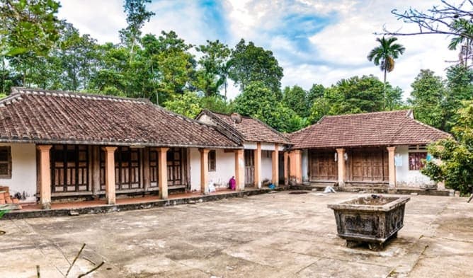 Nhà ở gần thành phố hà giang với vị trí tốt, xe ra vào thoải mái có sân trước 